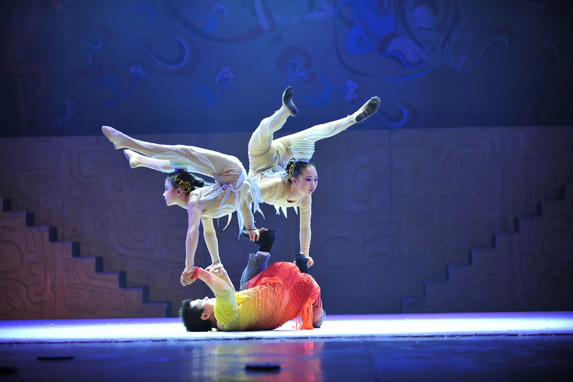 北京红剧场杂技演出精彩剧照