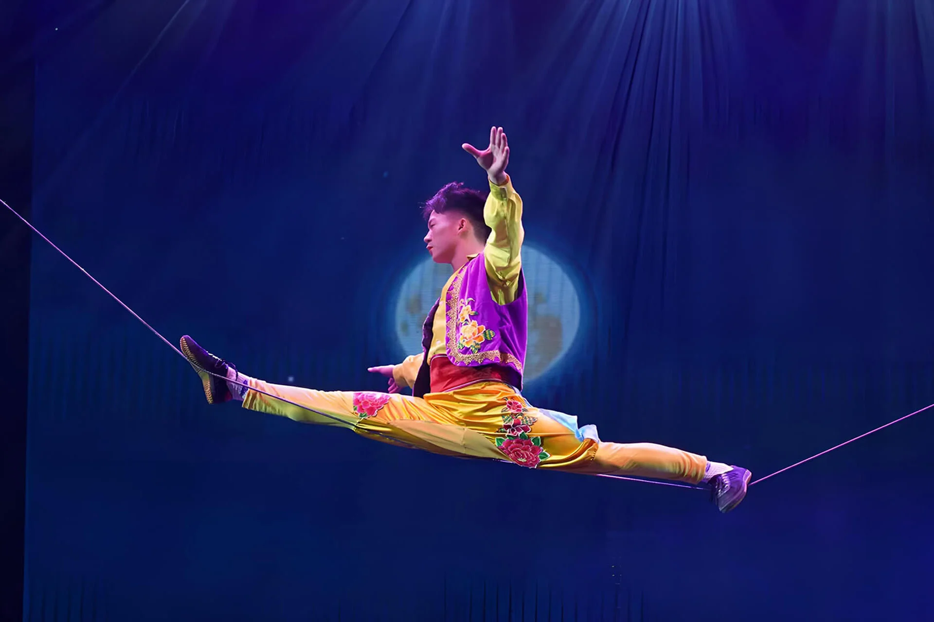 北京红剧场杂技演出精彩剧照