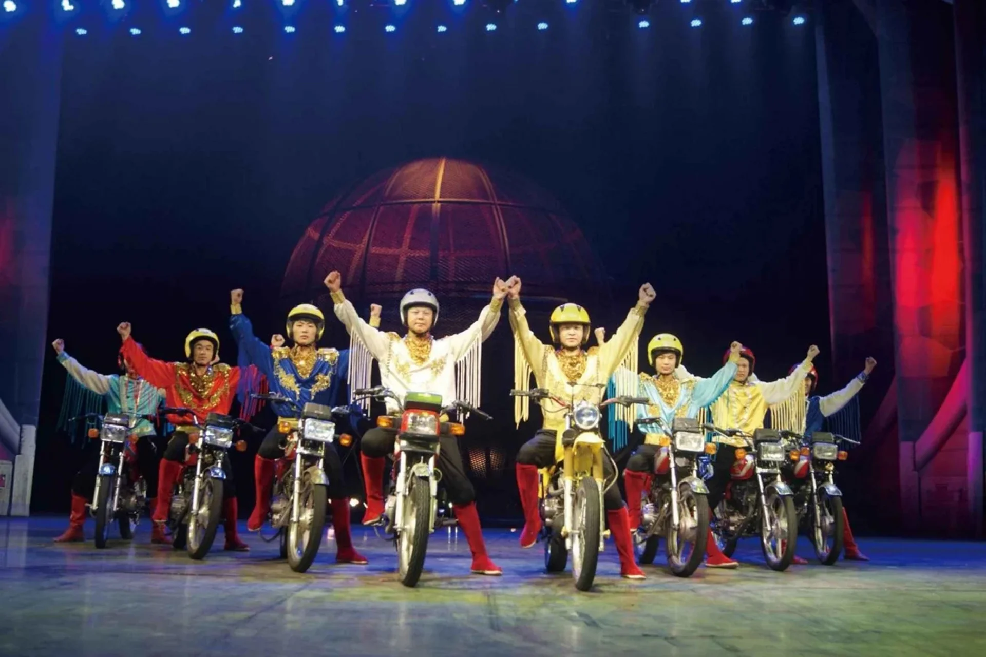 北京红剧场杂技演出精彩剧照