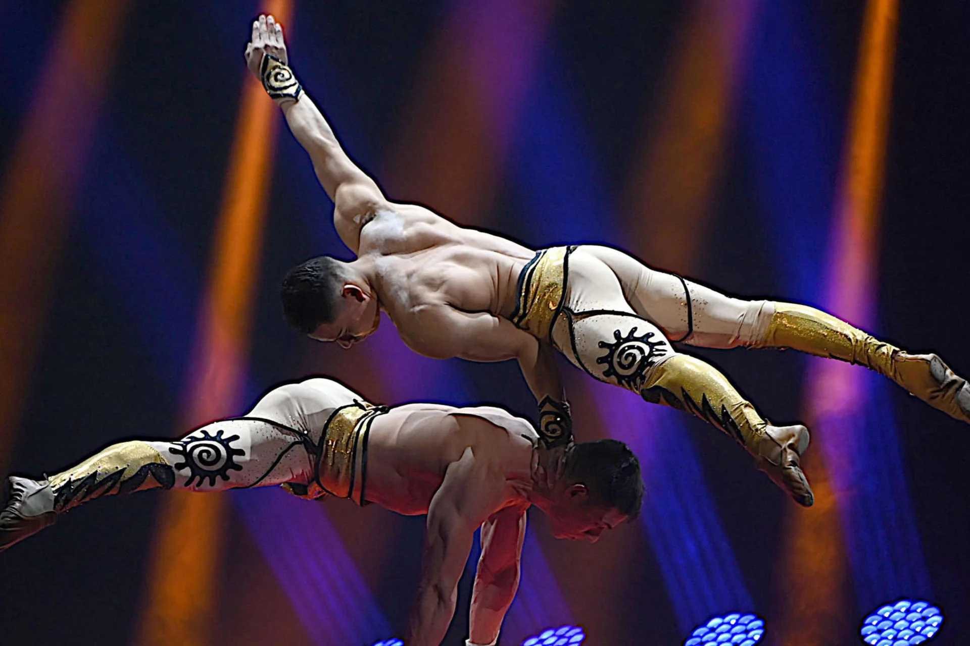 北京红剧场杂技演出精彩剧照