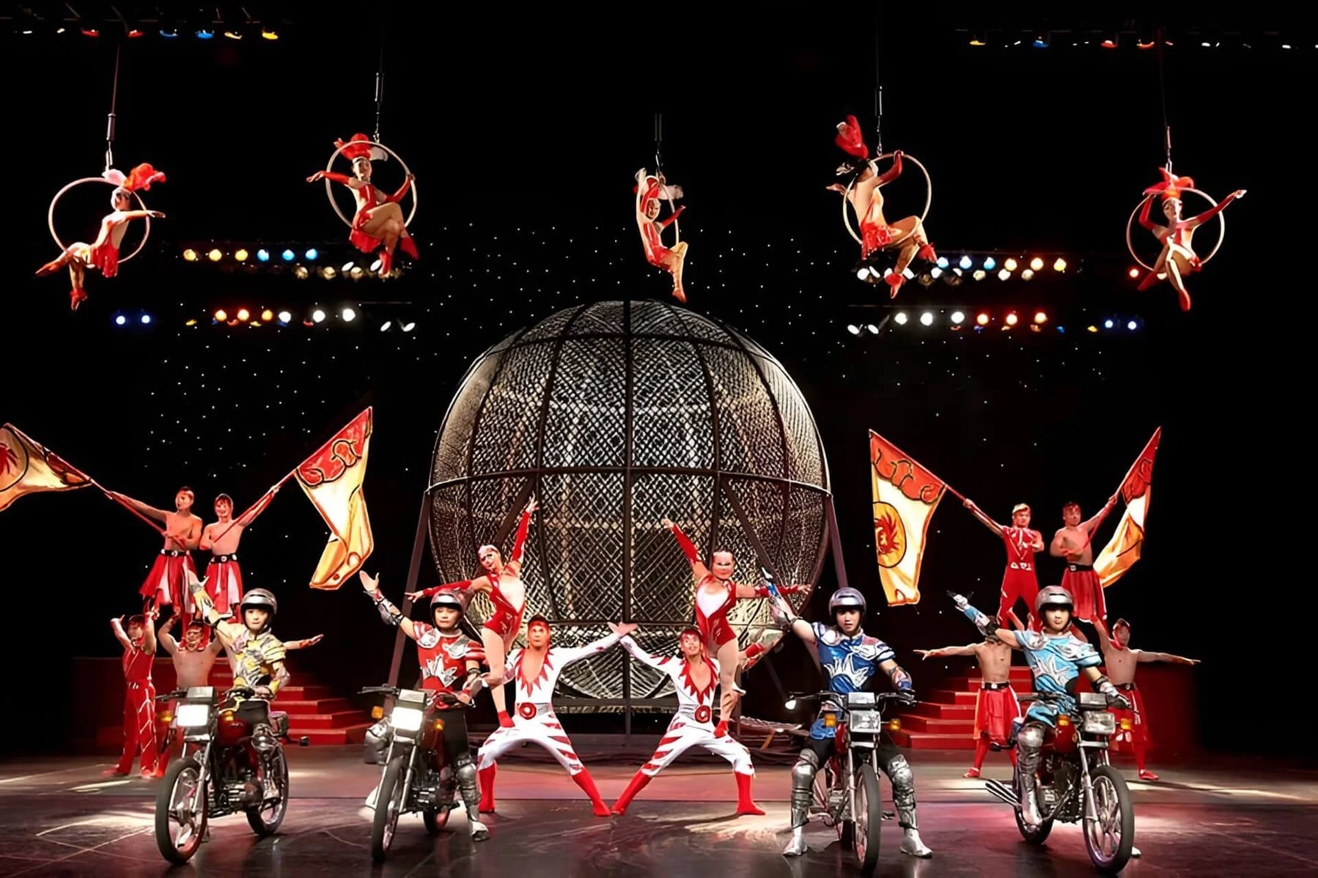 北京红剧场杂技演出精彩剧照