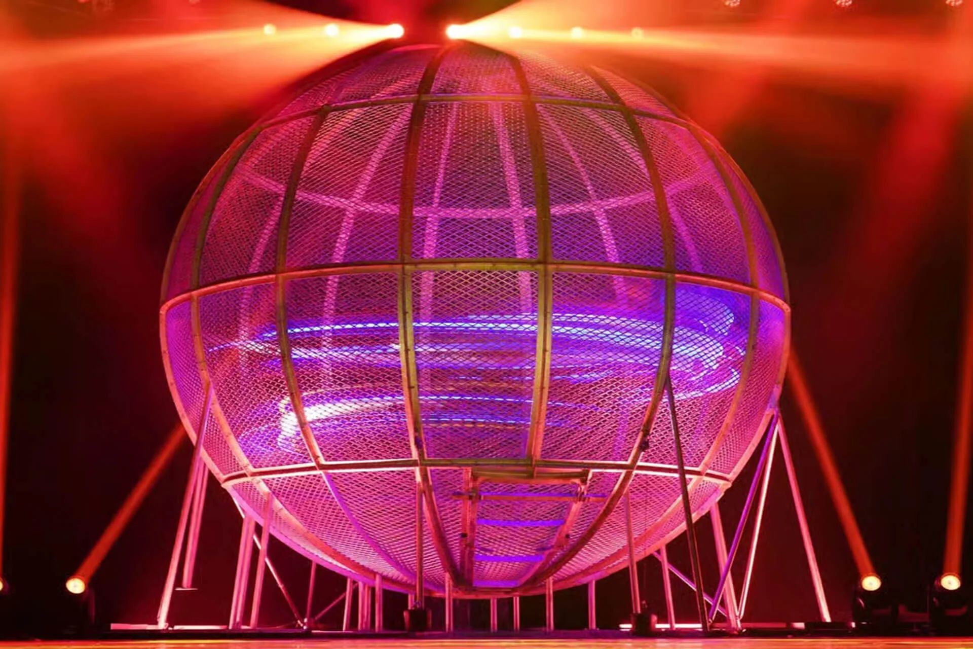 北京红剧场杂技演出精彩剧照